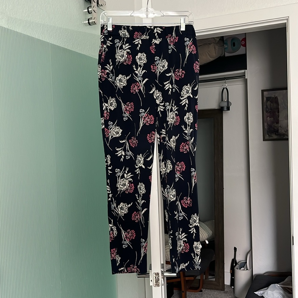 Ann Taylor Floral Print Patterned Joggers / Pants